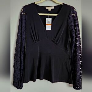 NEW CLASSIC BLOUSE MICHAEL KORS BLACK COLOR SIZE S VERY BEAUTIFUL.
